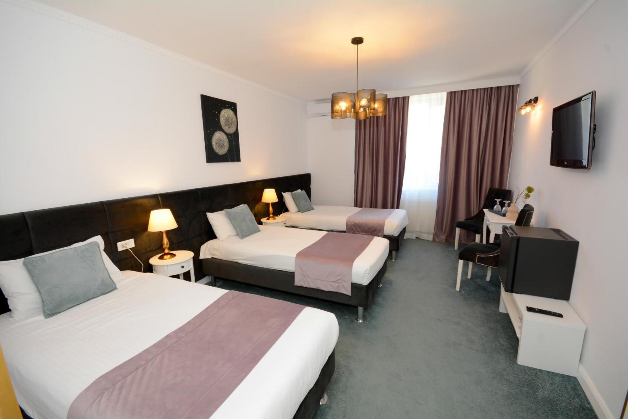Hotel Andre'S Craiova Dış mekan fotoğraf
