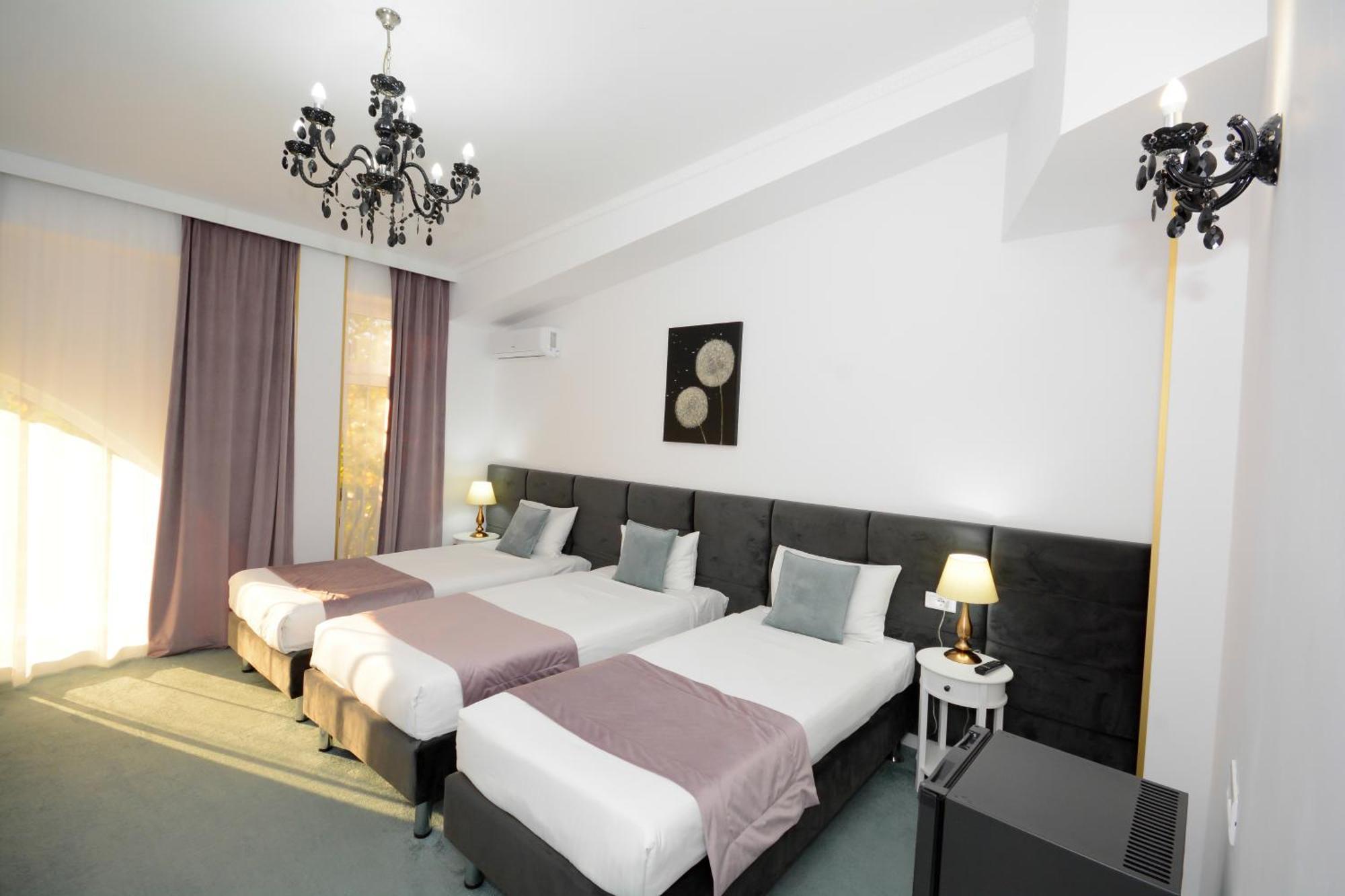 Hotel Andre'S Craiova Dış mekan fotoğraf