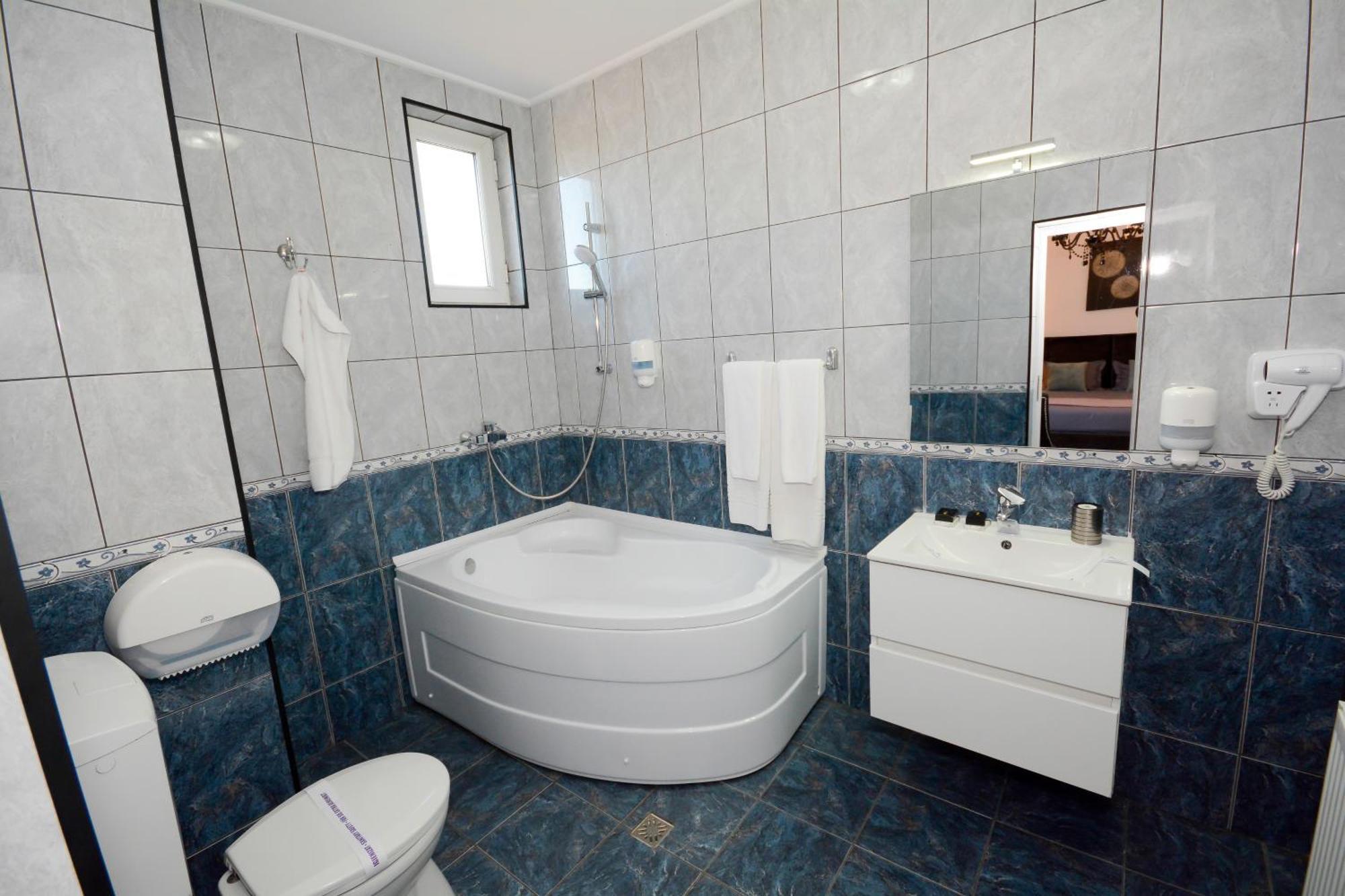 Hotel Andre'S Craiova Dış mekan fotoğraf