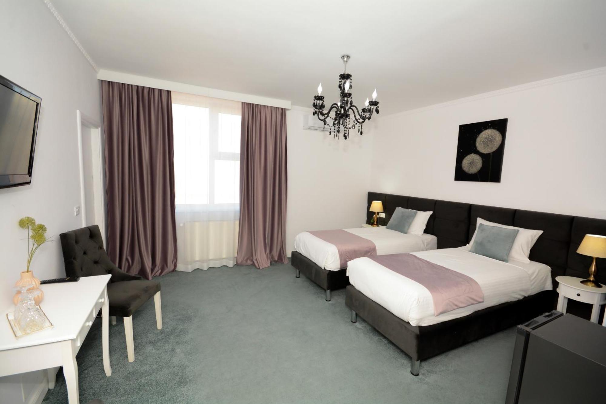 Hotel Andre'S Craiova Dış mekan fotoğraf