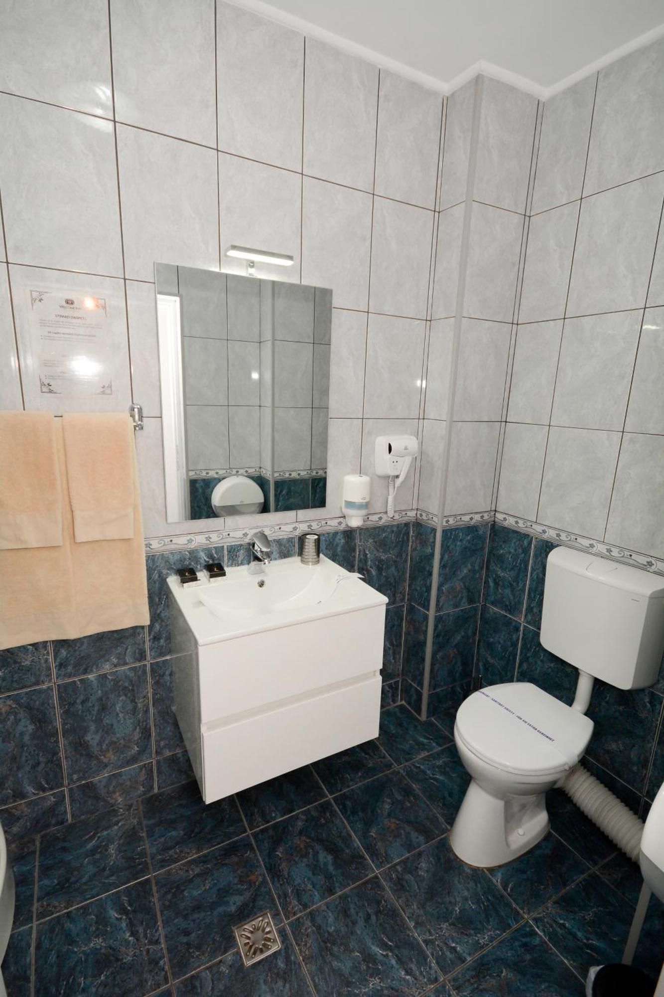 Hotel Andre'S Craiova Dış mekan fotoğraf