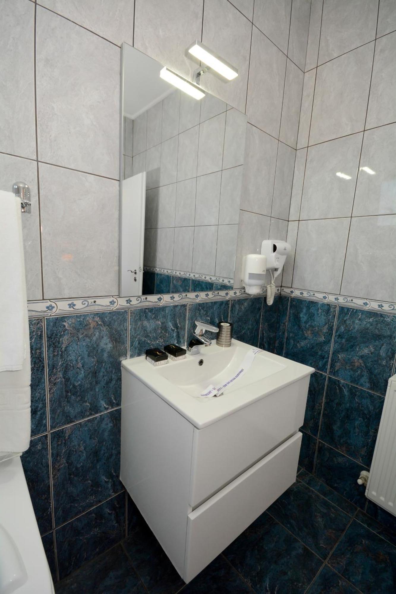Hotel Andre'S Craiova Dış mekan fotoğraf