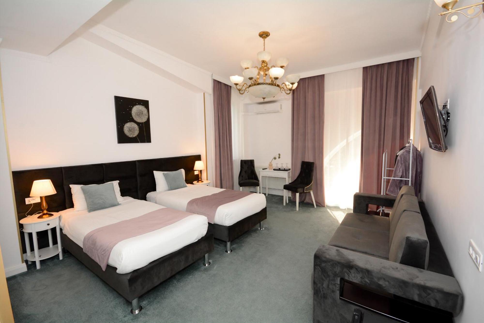 Hotel Andre'S Craiova Dış mekan fotoğraf