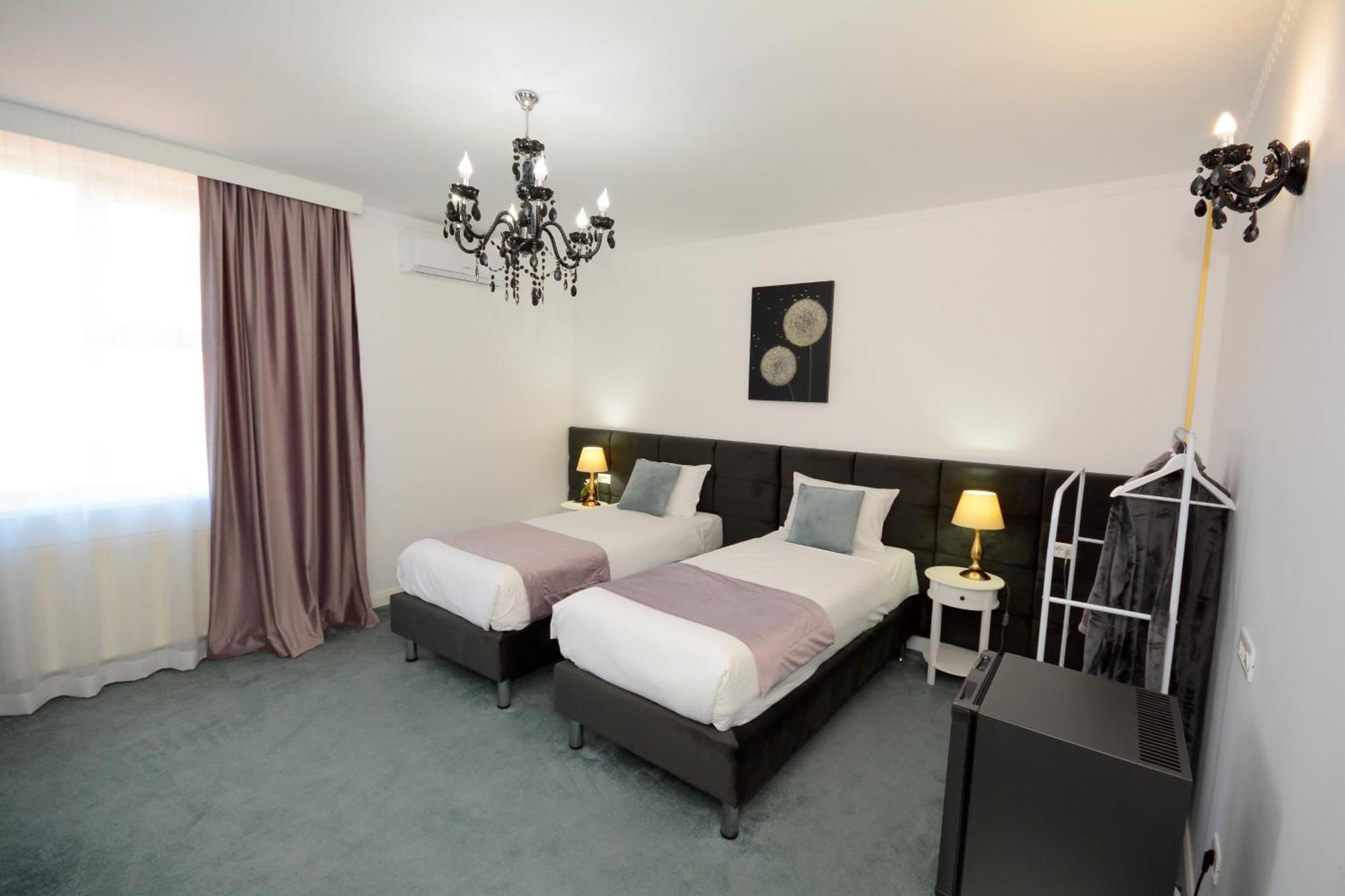 Hotel Andre'S Craiova Dış mekan fotoğraf