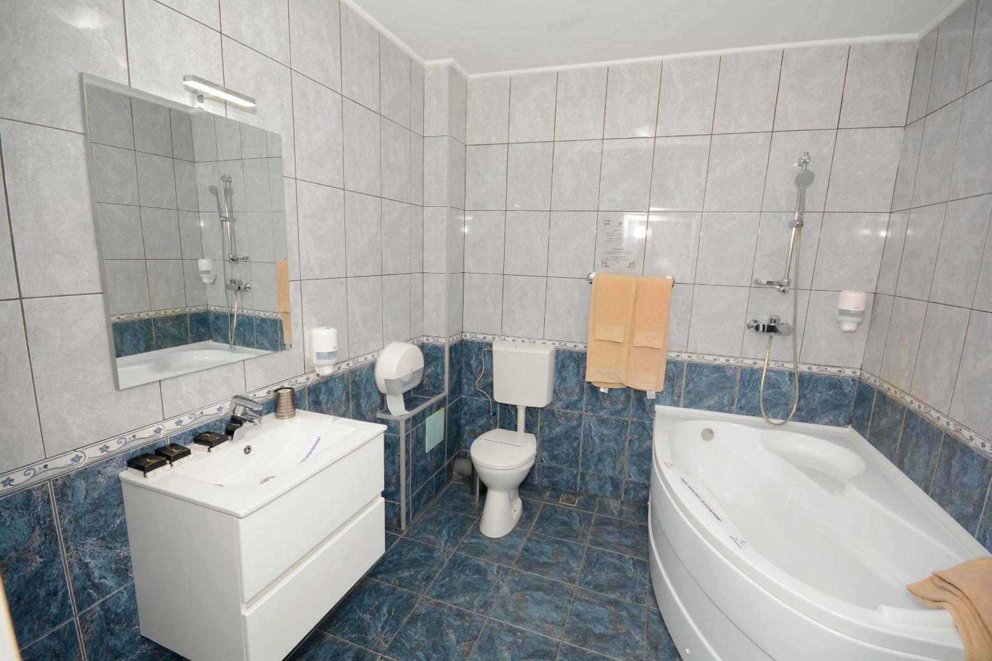 Hotel Andre'S Craiova Dış mekan fotoğraf