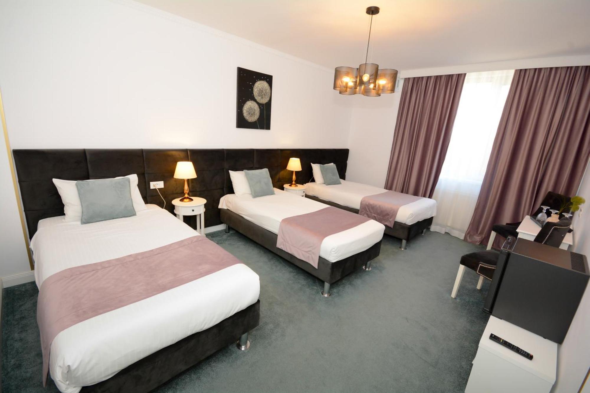 Hotel Andre'S Craiova Dış mekan fotoğraf