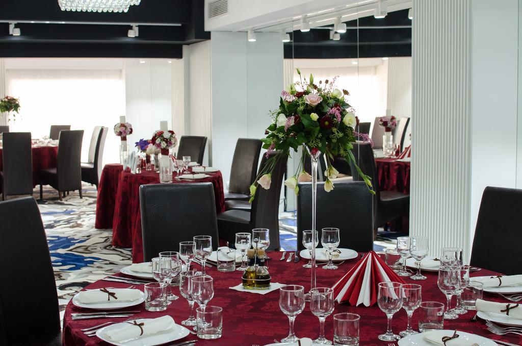 Hotel Andre'S Craiova Dış mekan fotoğraf