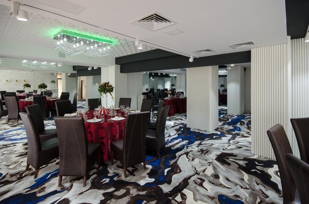 Hotel Andre'S Craiova Dış mekan fotoğraf
